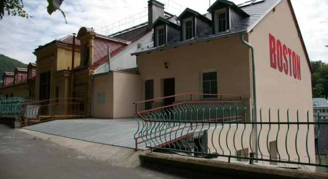 Hotel Boston, Забронировать Отель Отели и гостиницы Карловых Варов, рядом с Сметановы сады, Отель