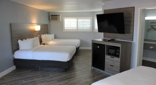 Шестиместный люкс Vagabond Inn San Luis Obispo