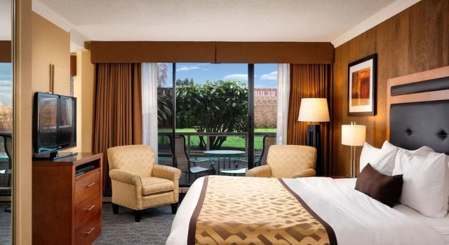 Двухместный номер Standard с видом на сад Best Western PLUS Inner Harbour Hotel