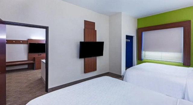 Люкс с 2 комнатами Holiday Inn Express & Suites Longview South I-20 by IHG