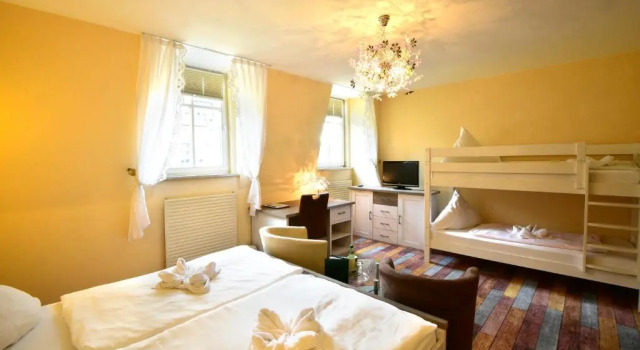 Трёхместный номер Standard Hotel Alexandra