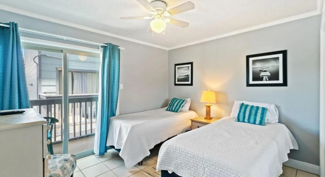 2-Bedroom Condo on Gulf Shores Beach w/Pool, Prenota Hotel Hotel a Alabama con piscina, Piscina