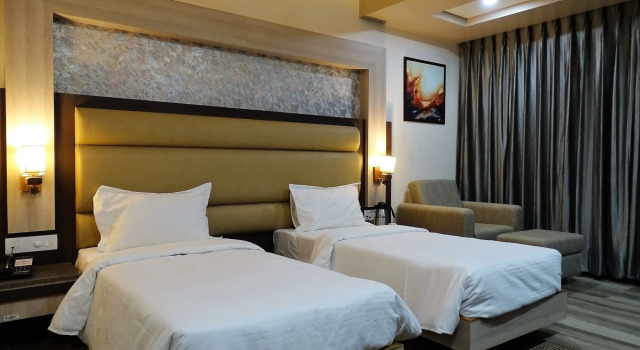 Hotel Continental Blue, Забронировать Отель Отели штата Раджастхана с парковкой, Парковка