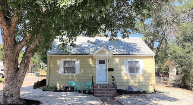 Апартаменты Beautiful Bungalow Next to UNC-FREE Cruiser Bikes!