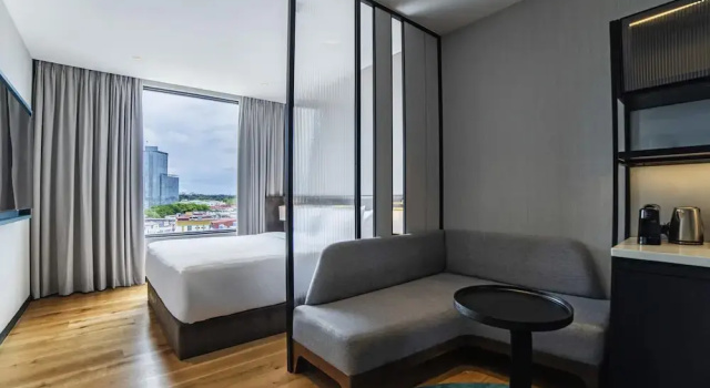 Двухместный полулюкс Deluxe Mercure Miri City Centre