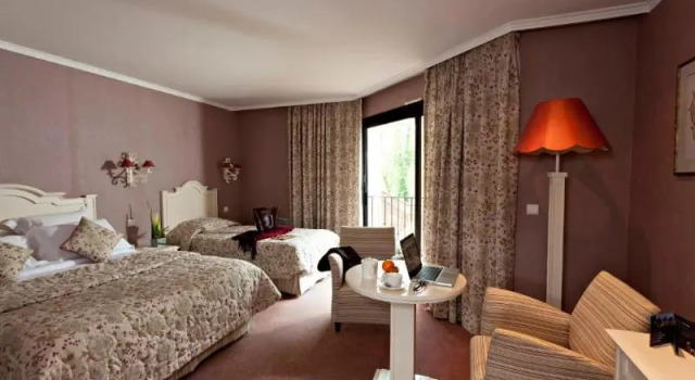 Трёхместный номер Standard Hôtel Château Tilques
