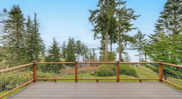 Water Views: Whidbey Island Hideaway w/ Deck, Réserver Maison de vacances Greenbank États-Unis