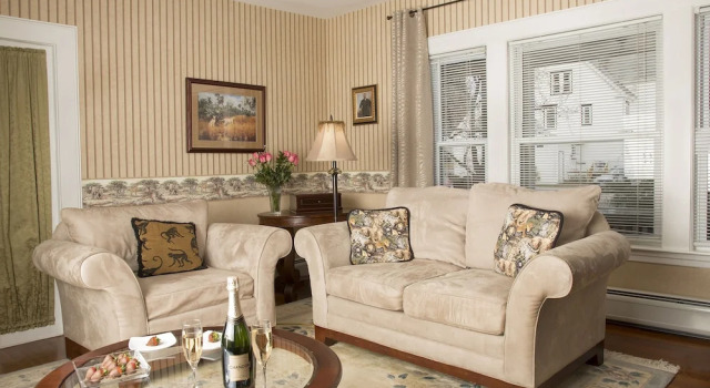 Люкс Luxury с балконом Glynn House Inn