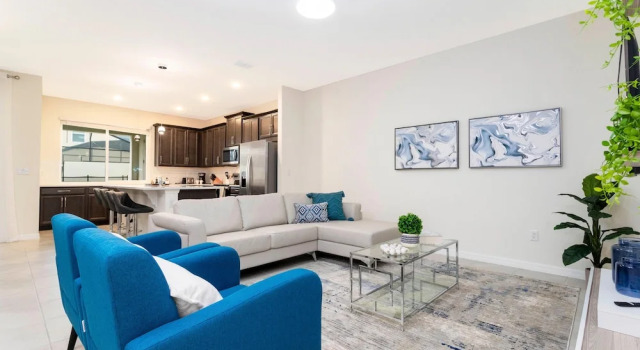 2170 FM - Disney Delight 4BR Townhome Luxury Pool, Rezerwuj Hotel Kissimmee Kissimmee