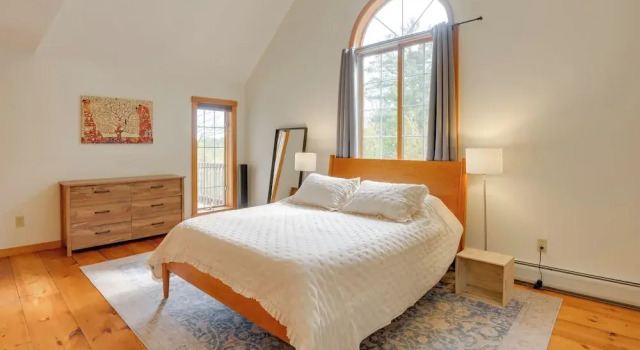 Коттедж Charming Putney Home: Porch, Grill & Hiking Trails
