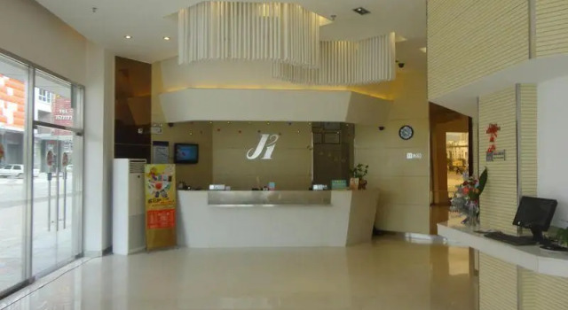 Jinjiang Inn Putian Coach Station, Book Hotel Hoteller i Chengxiang med parkering, Parkering