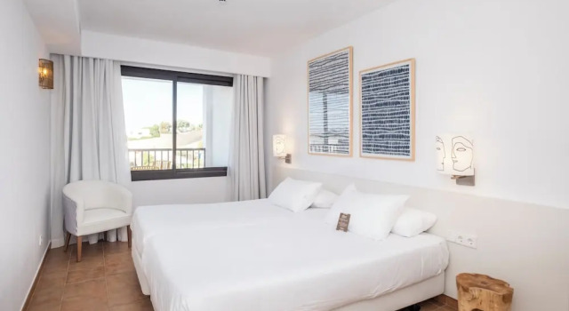 Студия с балконом и с видом на сад Calallonga Hotel Menorca