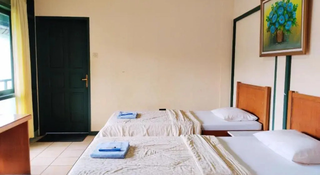 Hotel Grand Astoeti, Book Hotel Cisarua West Java