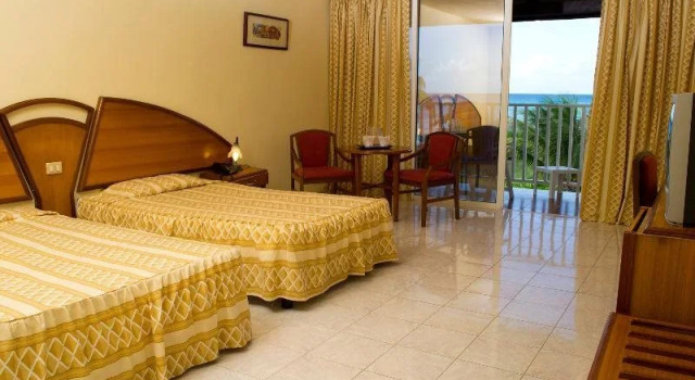 Brisas Covarrubias, Đặt Khách sạn Las Tunas Cu-ba