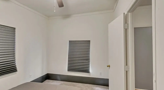 Cozy Charming Two-story Home Great For Long Stays 3 Bedroom Home by RedAwning, Rezerwuj Hotel Savannah Georgia
