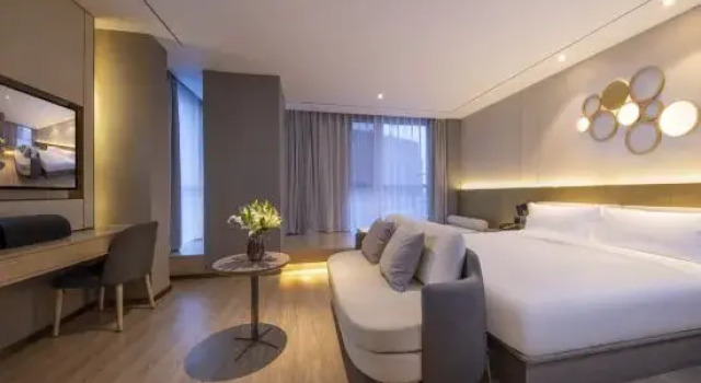 Люкс Business Orange Hotel (Qingdao Golden Beach)