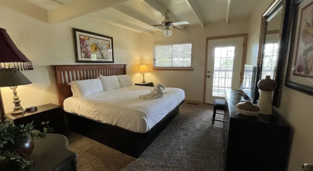 Коттедж C1 - Mountain Harbor Lodge cottage on Lake Ouachita