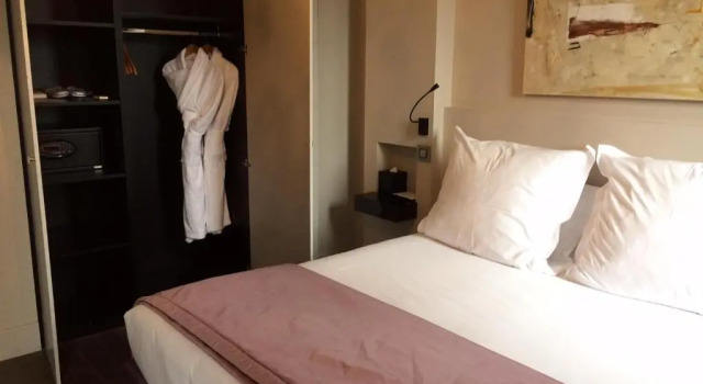 Трёхместный номер Deluxe Les Lodges Sainte-Victoire Hotel & Spa