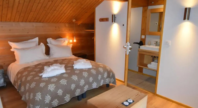 Chalet spacieux, skis aux pieds avec sauna, jacuzzi et salle de sport, proche centre et pistes - FR-1-467-68, Забронировать Шале Бизнес-отели Ле-Гран-Борнан, 4* 5*