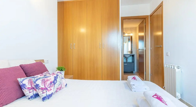 Apartment With 3 Bedrooms, sea Views and Pool