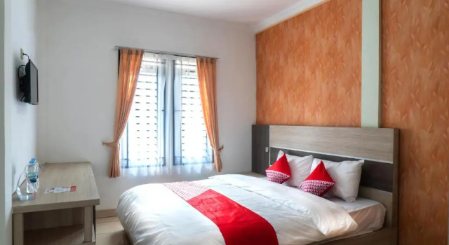 Deluxe suite OYO 617 Sukaraja Residence Syariah