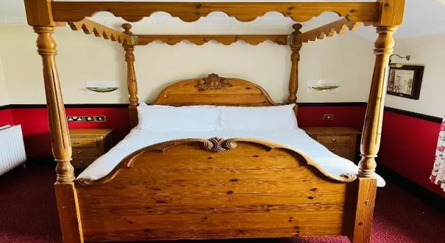 Номер Deluxe Crown & Cushion Hotel