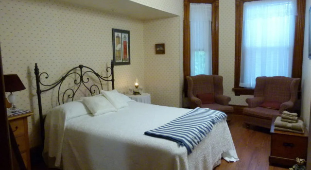 Doctor's House B&B, Varaa Bed and Breakfast  