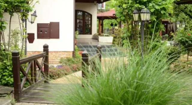 Konak Nestor Bungalows, Boek Hotel Goedkope hotels in Saraj