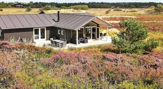 Scenic Holiday Home in Rømø with Hot Tub & Sauna