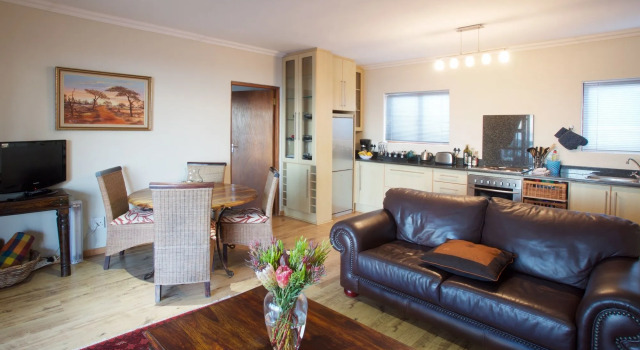 Sea Whisper Guest House & Self Catering