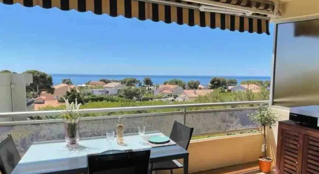 Апартаменты Appartement 2 chambres terrasse vue mer