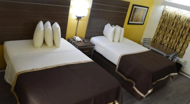 Четырёхместный номер Standard Southern Inn Lumberton