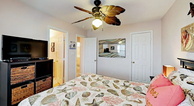 4130 Hardin Drive Cottage 3 Bedrooms 2 Bathrooms Cottage