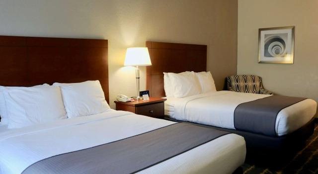 Четырёхместный номер Standard Best Western Fostoria Inn & Suites