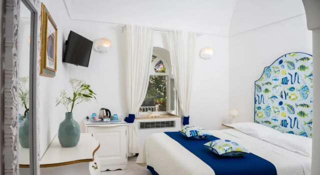 Четырёхместный номер Standard с видом на море Villa Dalu