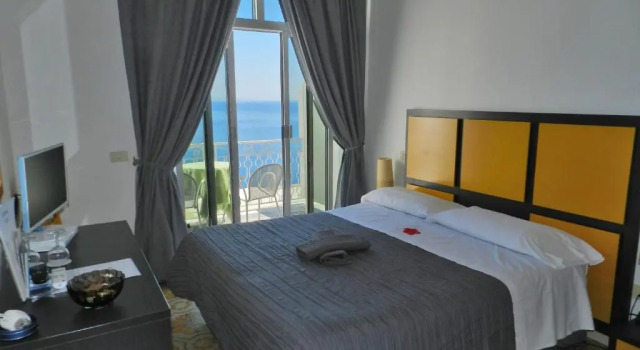 Двухместный номер Standard с видом на море Hotel Holiday