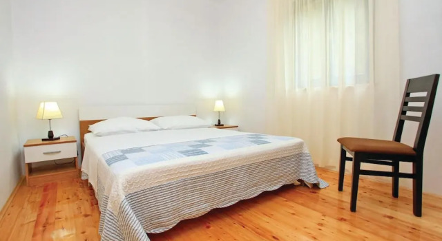Awesome Home in Trstenik With Wifi and 4 Bedrooms
