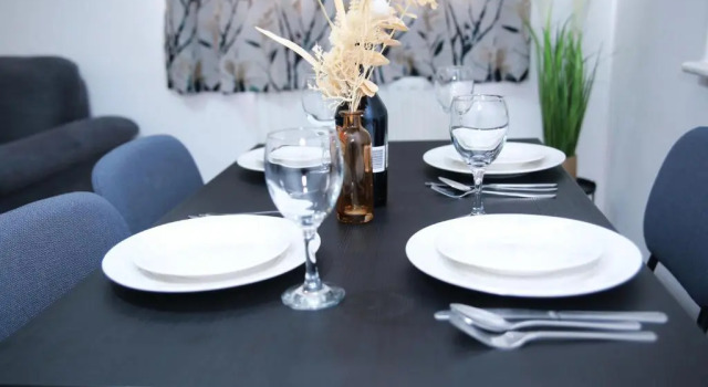 Апартаменты Lovely 2-bed Apartment in Harrow