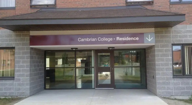 Cambrian Residence & Conference Centre, Varaa Hotelli Greater Sudbury Ontario