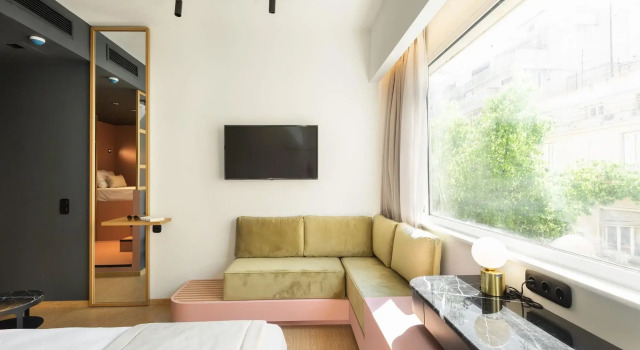 COLORS Hotel Athens, Забронировать Отель Отели Афины с парковкой, рядом с Театр Каролос Коун "Театрон технис", Парковка