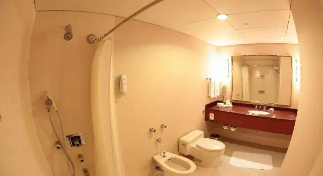 Двухместный люкс Business Hilton Colombo Hotel