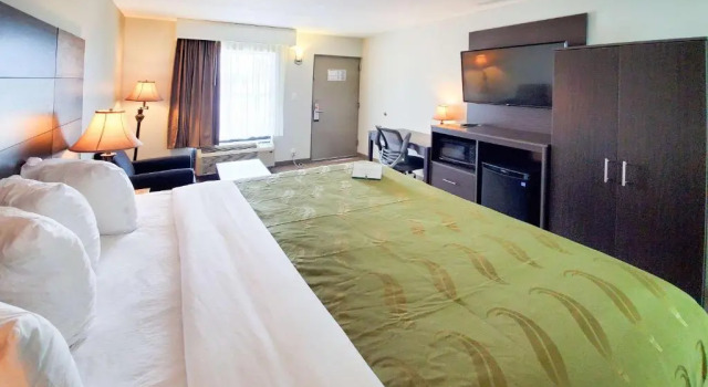 Люкс Quality Inn Panama City North