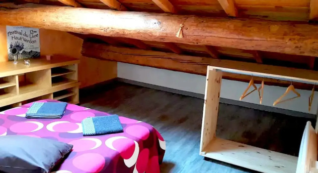 House With 3 Bedrooms in Val de Chalvagne, With Wonderful Mountain Vie, Varaa Hotelli Val-de-Chalvagne Ranska