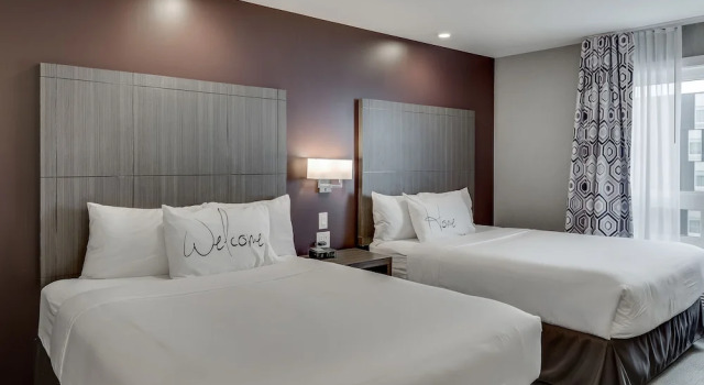 Четырёхместный люкс Standard Home Inn & Suites Saskatoon South