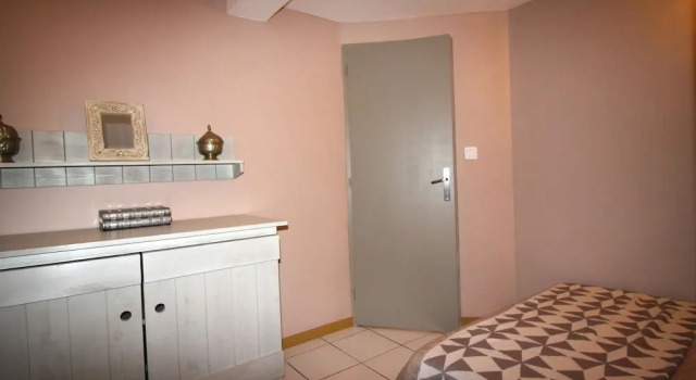 Graceful Cottage in Faucon With Terrace, Забронировать Дом для отпуска Виллы Овернь-Рона-Альпы, Вилла
