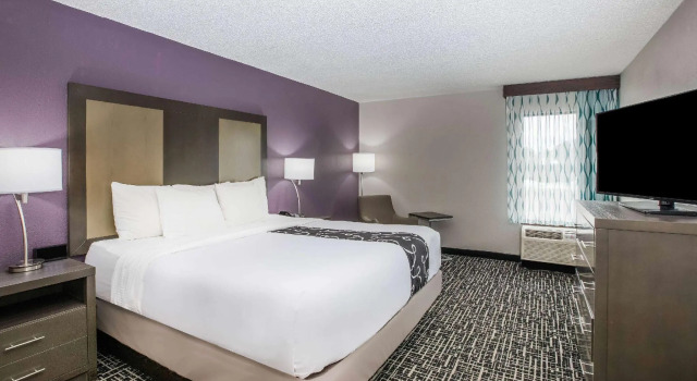 Двухместный люкс La Quinta Inn by Wyndham Davenport & Conference Center