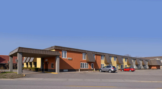 Americas Best Value Inn & Suites St. Cloud, Varaa Hotelli St. Cloud Minnesota