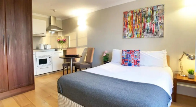 Студия с видом на сад Queen Victoria Apartments