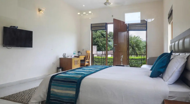 Номер Standard с видом на бассейн Corbett Panorama Resort