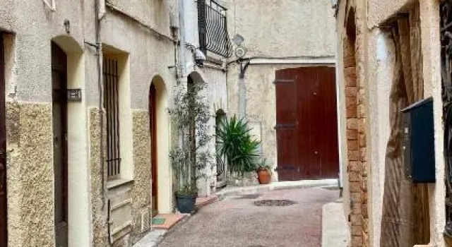 Charmant studio vieil Antibes